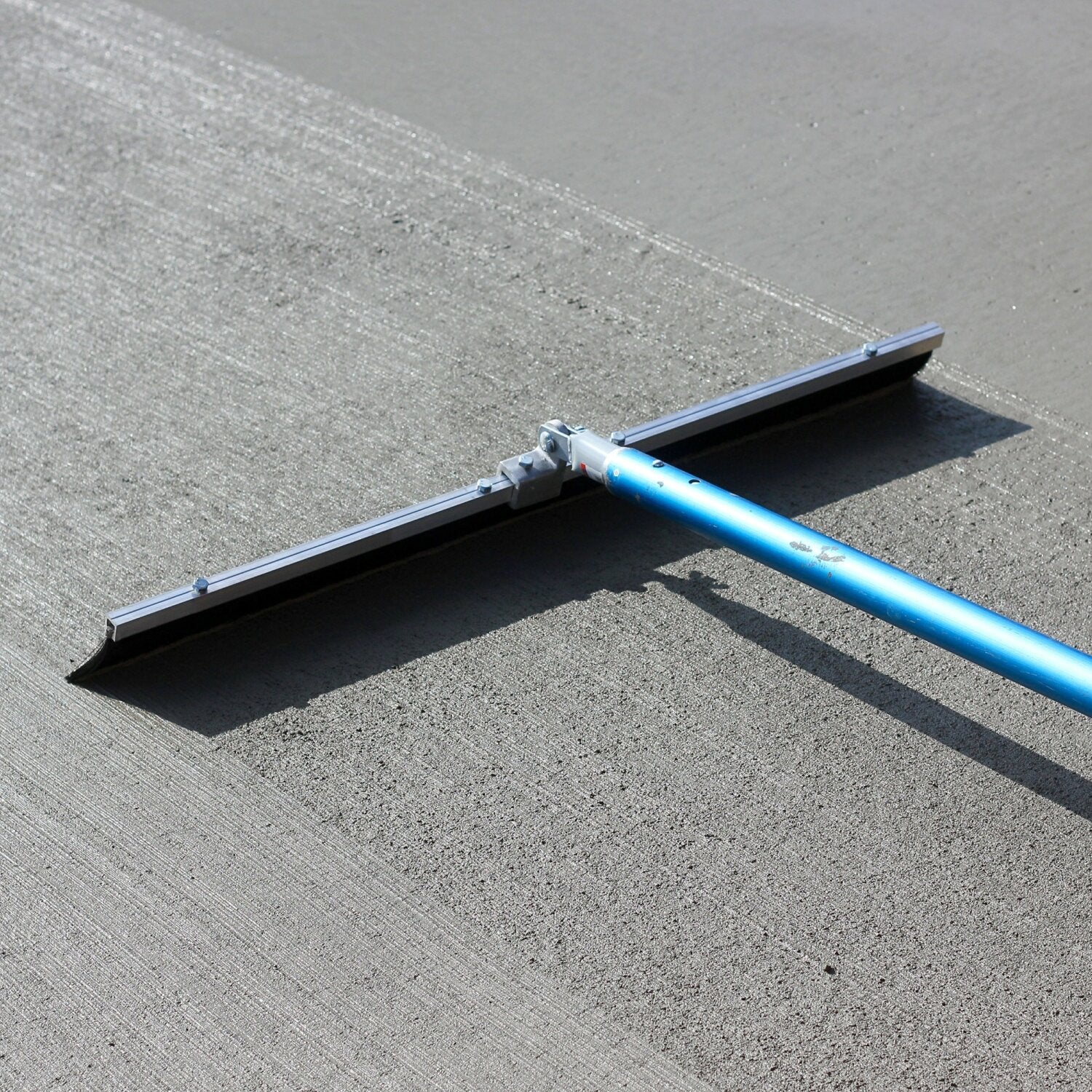 Kraft Tool CC246 36″ Weigh-Lite Coarse Poly Concrete Finish Broom Fashion