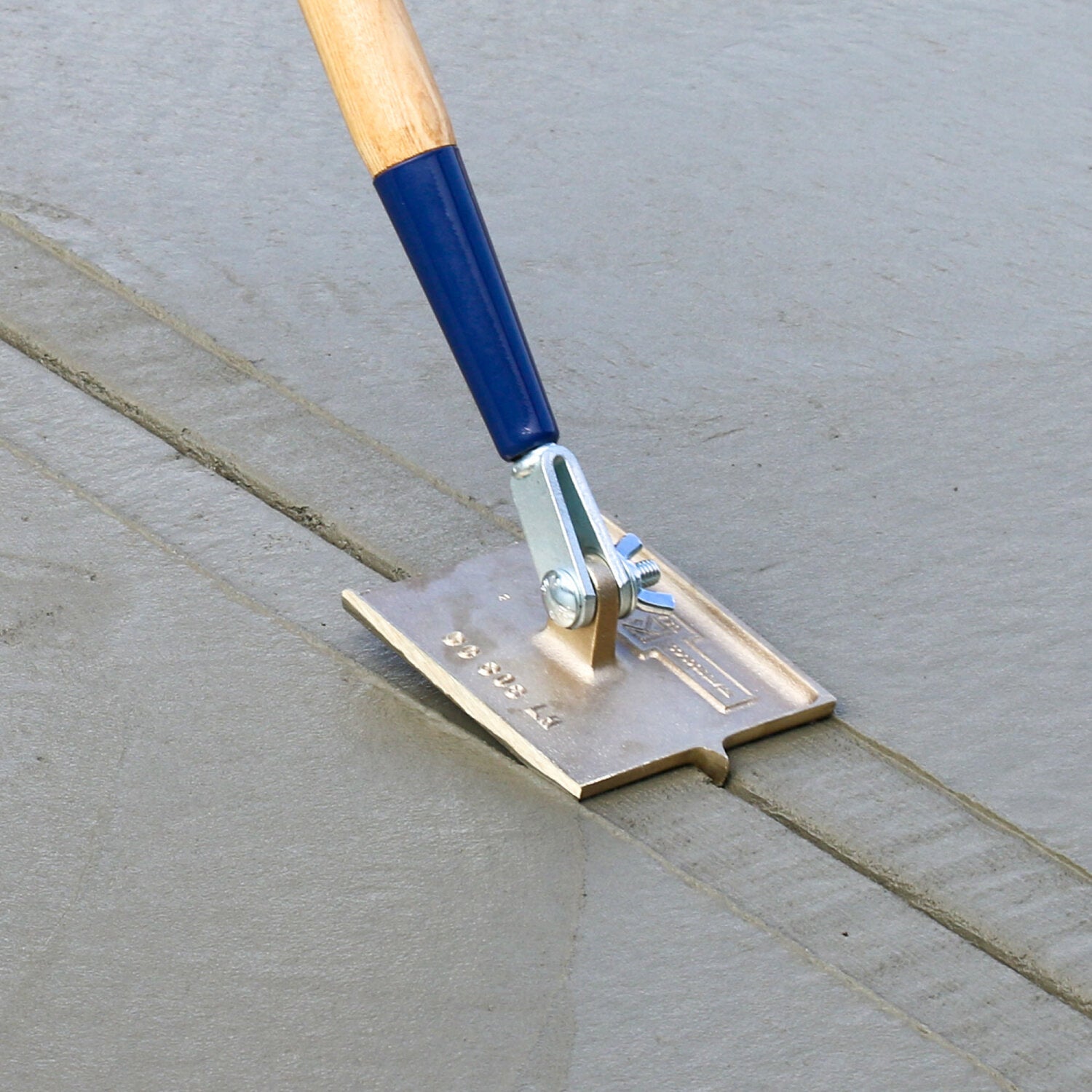 Kraft Tool CC304-01 6″ x 4-1/2″ 3/8″R, 3/4″D Bronze Walking Groover Online now