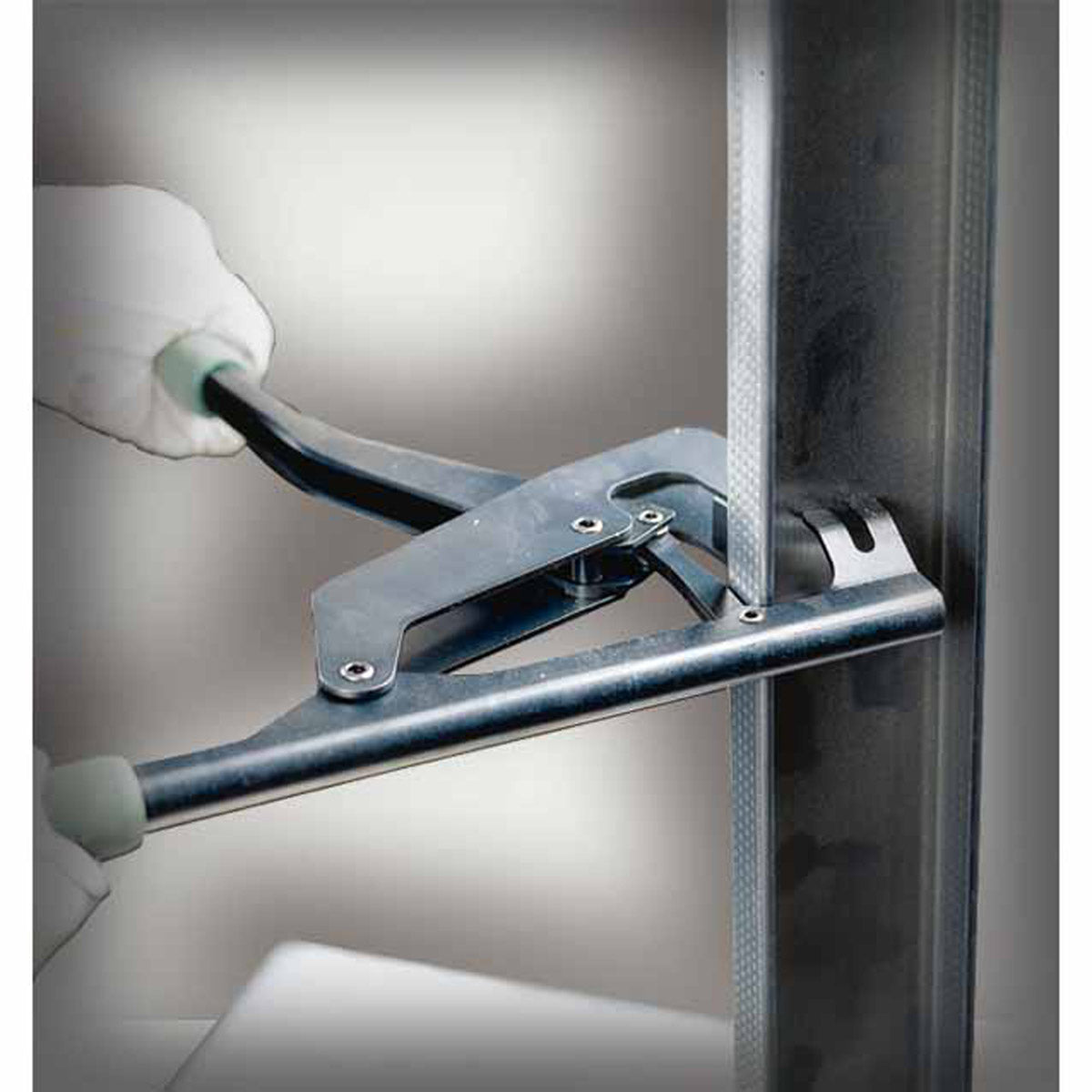 Greenlee 724 1-1/4″ Manual Standard Stud Punch Online