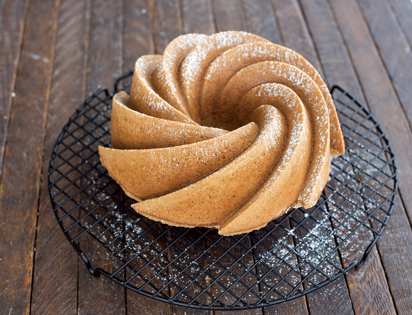 Nordic Ware Cast Aluminum Heritage Bundt Pan, Gold Hot on Sale