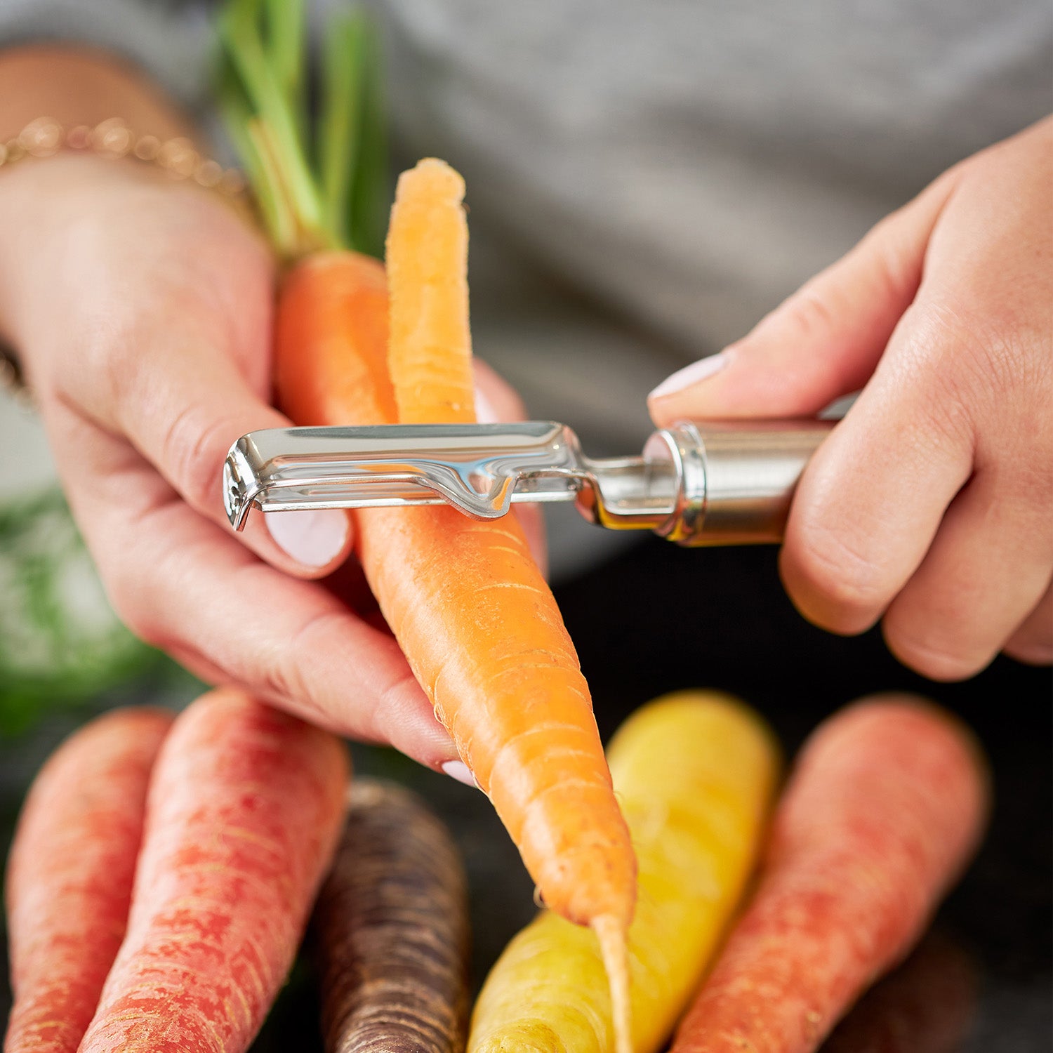Rosle Stainless Steel Left Handed Swivel Vegetable Peeler, 7.5-Inch Online now
